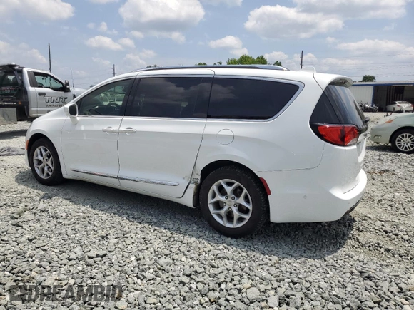 2017 Chrysler Pacifica Touring L Plus с VIN 2C4RC1EG2HR833620, выставлен на аукционе Copart как лот 57954605 с пробегом 106 025 миль миль и Списание • Salvage title. История ставок и продаж доступна на DreamBid. Изображение 2.