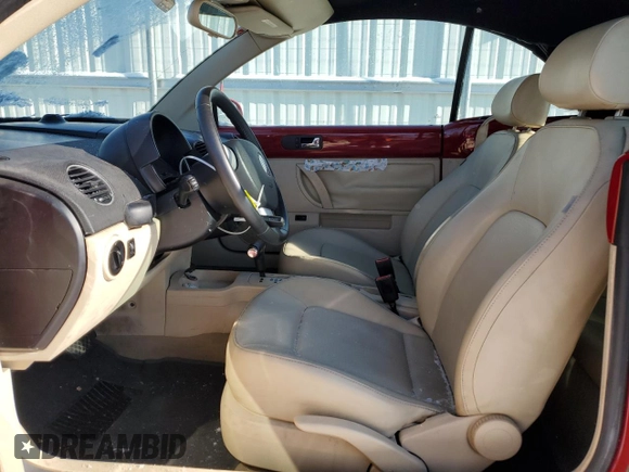 2008 Volkswagen Beetle SE with VIN 3VWRF31Y28M416018, listed as a Copart auction lot 88209925 with 90,529 mi miles and Salvage title. Bid and sale history available at DreamBid. Image 7.