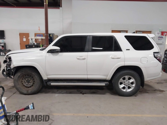 2015 Toyota 4Runner Limited with VIN JTEBU5JR5F5234181, listed as a IAAI auction lot 41444618 with 176,810 mi miles and . Bid and sale history available at carsss.com. Image 14.