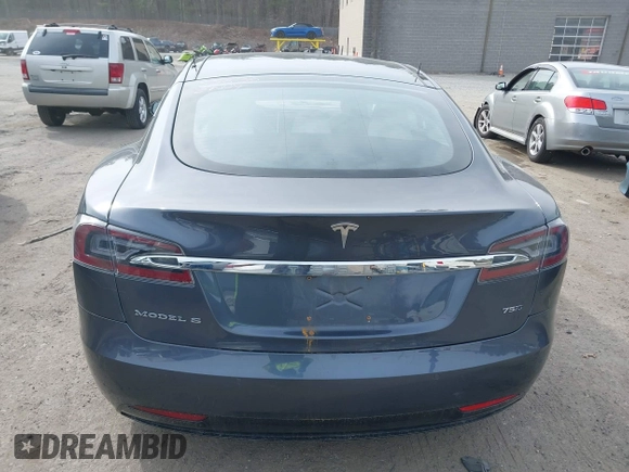 2017 Tesla Model S 100D z VIN 5YJSA1E28HF229836, wystawiony jako IAAI lot #42011901 z przebiegiem 81 012 mil mil oraz . Historia ofert i sprzedaży dostępna na DreamBid. Obrazek 17.