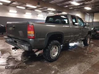 2000 GMC Sierra 1500 SLE with VIN 1GTEK19T0YZ211077, listed as a IAAI auction lot 41626980 with 224,823 mi miles and . Bid and sale history available at DreamBid. Image 4.