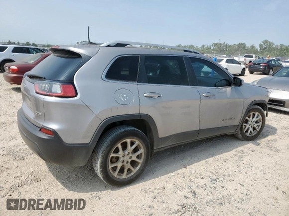 2019 Jeep Cherokee Latitude with VIN 1C4PJLCB2KD332429, listed as a Copart auction lot 58076815 with 124,958 mi miles and Salvage title. Bid and sale history available at DreamBid. Image 3.