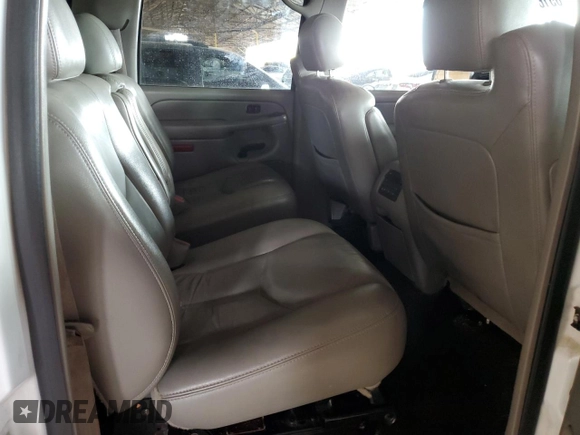 2006 Chevrolet Suburban Z71 with VIN 1GNFK16Z16J107777, listed as a Copart auction lot 65165995 with 212,436 mi miles and Salvage title. Bid and sale history available at DreamBid. Image 11.