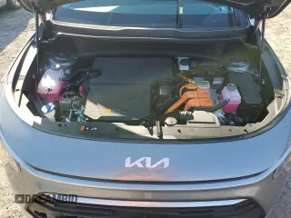 2025 Kia Niro LX with VIN KNDCP3LE3S5223592, listed as a Copart auction lot 45681015 with 5,589 mi miles and Salvage Title. Bid and sale history available at carsss.com. Image 12.