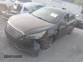 2015 Hyundai Sonata SE z VIN 5NPE24AF2FH258669, wystawiony jako IAAI lot #41901034 z przebiegiem 125 310 mil mil oraz . Historia ofert i sprzedaży dostępna na DreamBid. Obrazek 2.