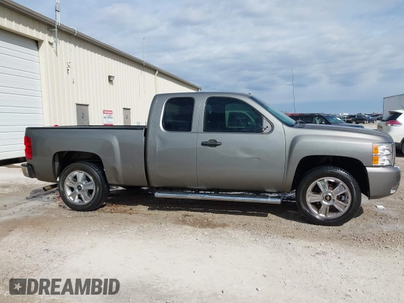2007 Chevrolet Silverado 1500 LT w/1LT with VIN 2GCEC19J771721896, listed as a IAAI auction lot 41703914 with 217,121 mi miles. Bid and sale history available at carsss.com. Image 13.