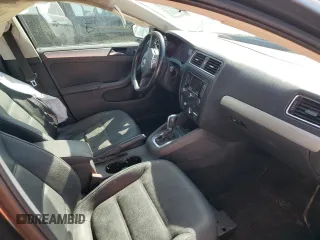 2011 Volkswagen Jetta SEL с VIN 3VWLX7AJ2BM330101, выставлен на аукционе Copart как лот 47774335 с пробегом 183 472 миль миль и Списание • Salvage title. История ставок и продаж доступна на DreamBid. Изображение 7.