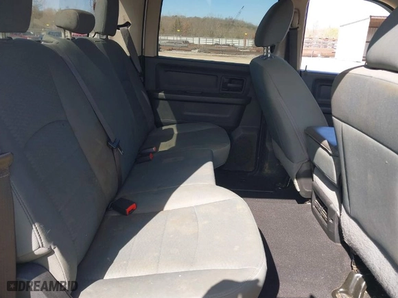 2018 Ram 2500 Tradesman with VIN 3C6UR5CJ1JG336382, listed as a IAAI auction lot 39077896 with 118,111 mi miles. Bid and sale history available at carsss.com. Image 8.