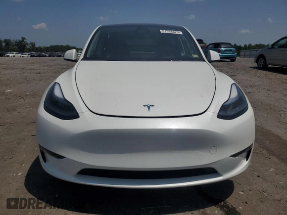 2024 Tesla Model Y с VIN 7SAYGDED3RF182859, выставлен на аукционе Copart как лот 61368825 с пробегом 13 914 миль миль и Списание • Salvage title. История ставок и продаж доступна на DreamBid. Изображение 5.