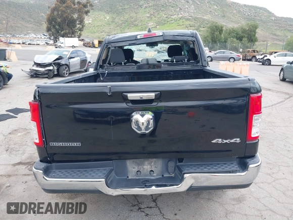 2020 Ram 1500 Big Horn z VIN 1C6RRFFGXLN109231, wystawiony jako IAAI lot #41881564 z przebiegiem 93 879 mil mil oraz . Historia ofert i sprzedaży dostępna na DreamBid. Obrazek 17.