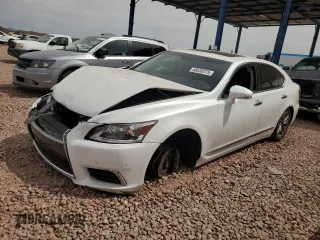 2013 Lexus LS 460 z VIN JTHBL5EF2D5115068, wystawiony jako Copart lot #50638275 z przebiegiem 84 817 mil mil oraz Szkoda całkowita • Salvage title. Historia ofert i sprzedaży dostępna na DreamBid. Obrazek 1.