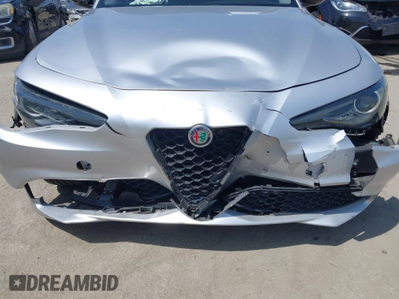 2019 Alfa Romeo Giulia z VIN ZARFAMAN7K7609854, wystawiony jako IAAI lot #42086641 z przebiegiem 45 398 mil mil oraz . Historia ofert i sprzedaży dostępna na DreamBid. Obrazek 6.