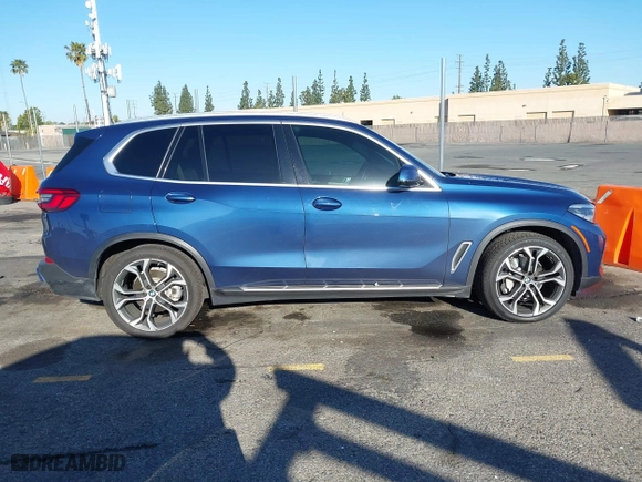 2020 BMW X5 sDrive40i with VIN 5UXCR4C0XLLT18814, listed as a IAAI auction lot 41828718 with 53,042 mi miles. Bid and sale history available at carsss.com. Image 13.