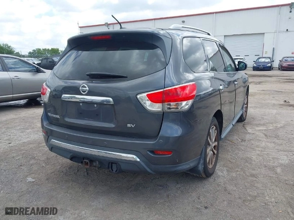 2014 Nissan Pathfinder SV with VIN 5N1AR2MN7EC735328, listed as a IAAI auction lot 42036102 with 173,774 mi miles. Bid and sale history available at carsss.com. Image 4.