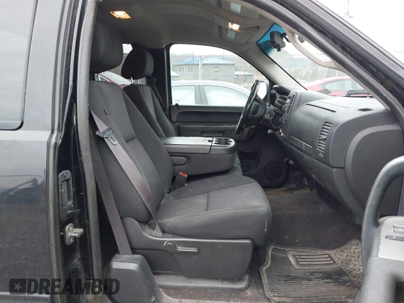 2011 Chevrolet Silverado 1500 LT with VIN 1GCRKSE07BZ441855, listed as a IAAI auction lot 41958383 with 222,990 mi miles and . Bid and sale history available at DreamBid. Image 5.