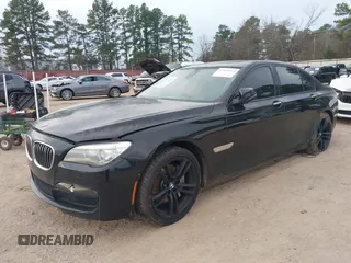 2015 BMW 7 Series 740i с VIN WBAYA6C58FD826880, выставлен на аукционе IAAI как лот 41360429 с пробегом 125 130 миль миль и . История ставок и продаж доступна на DreamBid. Изображение 2.