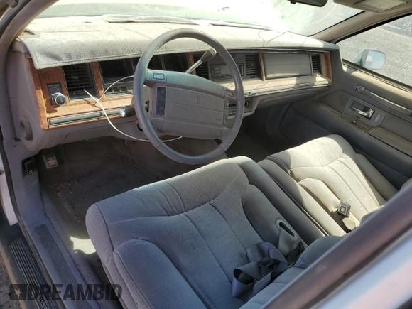 1994 Lincoln Town Car Signature z VIN 1LNLM82W3RY633555, wystawiony jako Copart lot #81430533 z przebiegiem 202 350 mil mil oraz Czysty tytuł • Clean title. Historia ofert i sprzedaży dostępna na DreamBid. Obrazek 8.