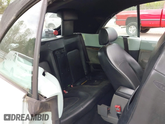 2005 Volkswagen Beetle GL with VIN 3VWBM31Y45M313007, listed as a IAAI auction lot 42075021 with 176,274 mi miles and . Bid and sale history available at DreamBid. Image 8.