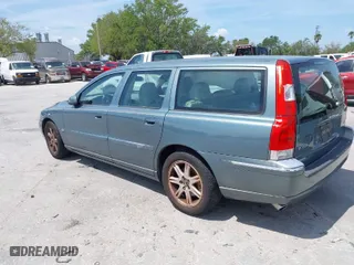 2005 Volvo V70 with VIN YV1SW592152477048, listed as a IAAI auction lot 41875105 with 137,395 mi miles. Bid and sale history available at carsss.com. Image 3.