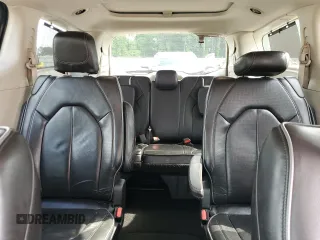 2020 Chrysler Pacifica Limited with VIN 2C4RC1GG5LR276370, listed as a Copart auction lot 61098805 with 150,700 mi miles and Salvage title. Bid and sale history available at DreamBid. Image 10.