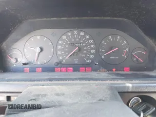 1993 Volvo 900 GLS с VIN YV1JS8839P1112547, выставлен на аукционе IAAI как лот 41296396 с пробегом 217 656 миль миль и . История ставок и продаж доступна на DreamBid. Изображение 7.