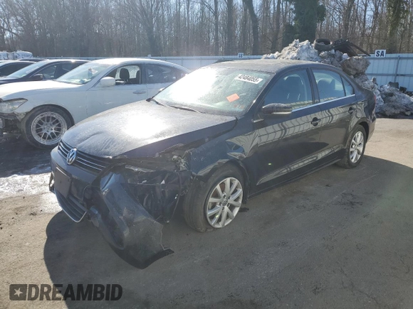2014 Volkswagen Jetta SE with VIN 3VWD17AJ9EM400204, listed as a Copart auction lot 42484055 with 137,287 mi miles and Salvage title. Bid and sale history available at DreamBid. Image 1.