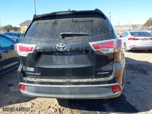 2015 Toyota Highlander LE with VIN 5TDBKRFH0FS210916, listed as a IAAI auction lot 41695145 with 123,236 mi miles. Bid and sale history available at carsss.com. Image 16.