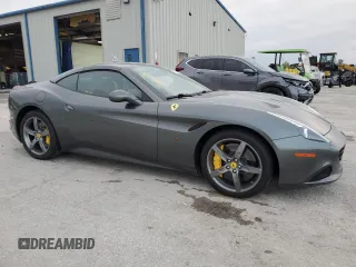 2015 Ferrari California T z VIN ZFF77XJA3F0206563, wystawiony jako Copart lot #78976914 z przebiegiem Nie podano mil oraz Szkody całkowita. Historia ofert i sprzedaży dostępna na DreamBid. Obrazek 4.