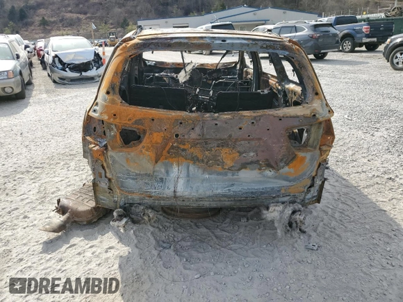 2016 Kia Sorento SX z VIN 5XYPKDA55GG030643, wystawiony jako Copart lot #47497395 z przebiegiem Nie podano mil oraz Szkoda całkowita • Salvage title. Historia ofert i sprzedaży dostępna na DreamBid. Obrazek 6.