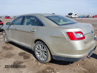 2010 Ford Taurus Limited с VIN 1FAHP2FW7AG105512, выставлен на аукционе IAAI как лот 41773479 с пробегом 143 549 миль миль и . История ставок и продаж доступна на DreamBid. Изображение 3.