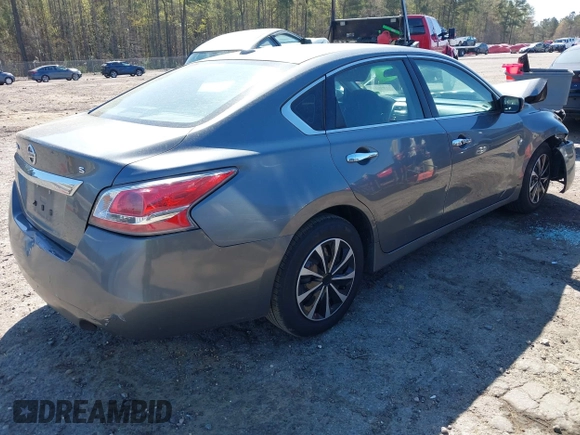 2015 Nissan Altima S with VIN 1N4AL3AP2FN345623, listed as a IAAI auction lot 41899319 with 350,211 mi miles and . Bid and sale history available at carsss.com. Image 4.