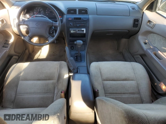 1999 Nissan Maxima GXE z VIN JN1CA21D8XM403253, wystawiony jako Copart lot #55877675 z przebiegiem 61 019 mil mil oraz Czysty tytuł • Clean title. Historia ofert i sprzedaży dostępna na DreamBid. Obrazek 8.