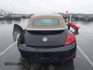 2013 Volkswagen Beetle 2.5L with VIN 3VW5P7AT8DM832656, listed as a IAAI auction lot 41729356 with 124,156 mi miles and . Bid and sale history available at DreamBid. Image 15.