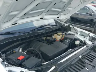 2019 Chevrolet Silverado 1500 Work Truck z VIN 3GCNYAEH2KG172130, wystawiony jako IAAI lot #42300933 z przebiegiem 110 061 mil mil oraz . Historia ofert i sprzedaży dostępna na DreamBid. Obrazek 20.