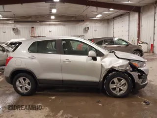 2019 Chevrolet Trax LS with VIN 3GNCJKSB7KL273602, listed as a IAAI auction lot 41391193 with 50,280 mi miles. Bid and sale history available at carsss.com. Image 13.