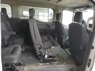 2023 Ford Transit Passenger XL z VIN 1FBAX2Y89PKA94274, wystawiony jako Copart lot #58805015 z przebiegiem 48 533 mil mil oraz Czysty tytuł • Clean title. Historia ofert i sprzedaży dostępna na DreamBid. Obrazek 11.