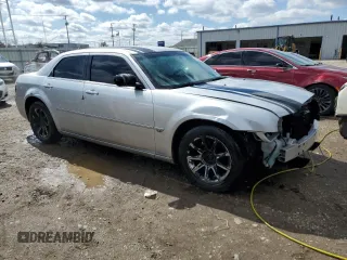2006 Chrysler 300 C with VIN 2C3KA63H26H198177, listed as a Copart auction lot 48329365 with 197,464 mi miles and Salvage Title. Bid and sale history available at carsss.com. Image 4.