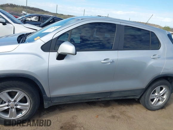 2021 Chevrolet Trax LS with VIN KL7CJKSB1MB308984, listed as a IAAI auction lot 41863856 with 46,121 mi miles. Bid and sale history available at carsss.com. Image 14.