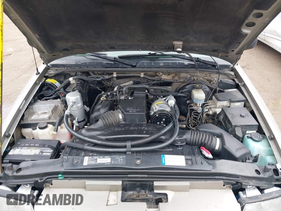 1998 GMC Sonoma with VIN 1GTCS1445WK505426, listed as a IAAI auction lot 41710516 with 112,703 mi miles. Bid and sale history available at carsss.com. Image 10.