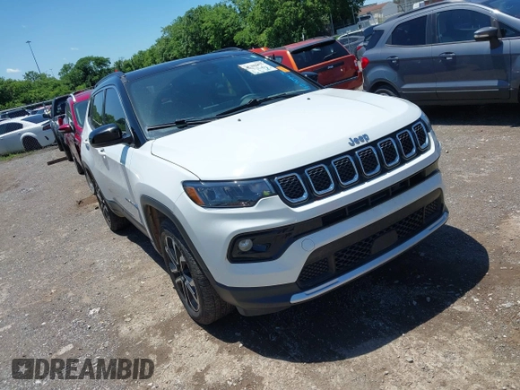 2023 Jeep Compass (RED) Edition z VIN 3C4NJDCN7PT555428, wystawiony jako IAAI lot #42309473 z przebiegiem 46 046 mil mil oraz . Historia ofert i sprzedaży dostępna na DreamBid. Obrazek 1.