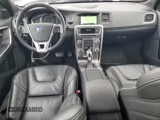 2015 Volvo V60 z VIN YV1902SS6F1228244, wystawiony jako Copart lot #43789925 z przebiegiem 69 835 mil mil oraz Szkoda całkowita • Salvage title. Historia ofert i sprzedaży dostępna na DreamBid. Obrazek 8.