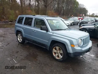 2013 Jeep Patriot Latitude with VIN 1C4NJPFB7DD251536, listed as a IAAI auction lot 41985457 with 165,875 mi miles. Bid and sale history available at carsss.com. Image 1.