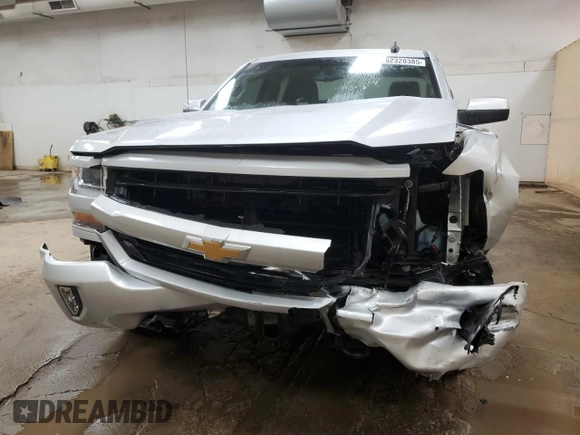 2018 Chevrolet Silverado 1500 LT with VIN 2GCVKRECXJ1106940, listed as a Copart auction lot 52320385 with 101,205 mi miles and Clean Title. Bid and sale history available at DreamBid. Image 5.