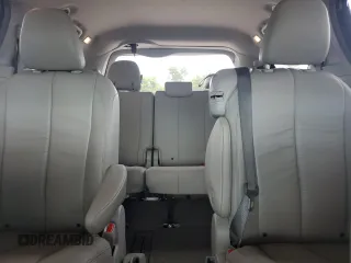 2012 Toyota Sienna XLE AAS с VIN 5TDYK3DC1CS240100, выставлен на аукционе Copart как лот 56975235 с пробегом 251 340 миль миль и Списание • Salvage title. История ставок и продаж доступна на DreamBid. Изображение 10.
