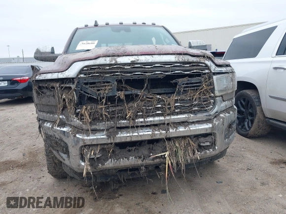 2019 Ram 2500 Limited z VIN 3C6UR5TLXKG514230, wystawiony jako IAAI lot #41628680 z przebiegiem Nie podano mil oraz . Historia ofert i sprzedaży dostępna na DreamBid. Obrazek 12.