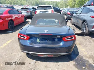 2018 FIAT 124 Spider Classica z VIN JC1NFAEK1J0136558, wystawiony jako IAAI lot #42065716 z przebiegiem 67 000 mil mil oraz . Historia ofert i sprzedaży dostępna na DreamBid. Obrazek 16.