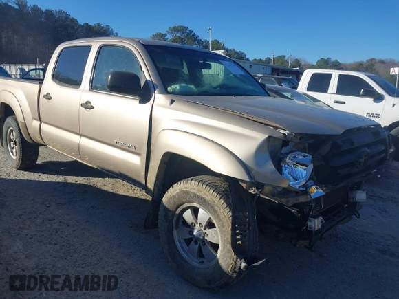 2005 Toyota Tacoma PreRunner with VIN 3TMKU72N75M001102, listed as a IAAI auction lot 41105774 with 233,167 mi miles. Bid and sale history available at carsss.com. Image 1.