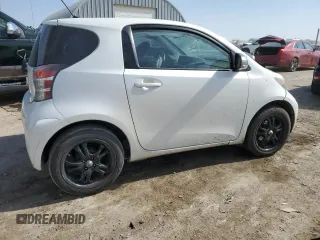 2013 Scion iQ z VIN JTNJJXB08DJ024226, wystawiony jako Copart lot #53262975 z przebiegiem 170 253 mil mil oraz Szkoda całkowita • Salvage title. Historia ofert i sprzedaży dostępna na DreamBid. Obrazek 3.