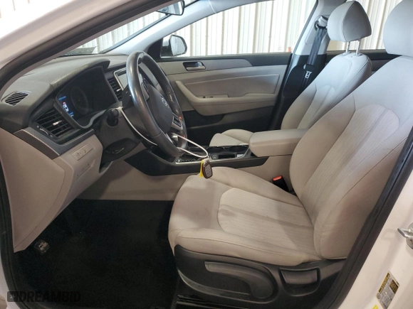 2019 Hyundai Sonata Hybrid SE with VIN KMHE24L38KA087975, listed as a Copart auction lot 82214154 with 49,572 mi miles and Salvage Title. Bid and sale history available at carsss.com. Image 7.