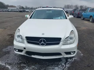 2009 Mercedes-Benz CLS-Class 5.5L with VIN WDDDJ72X79A140979, listed as a IAAI auction lot 41802317 with 195,968 mi miles. Bid and sale history available at carsss.com. Image 12.